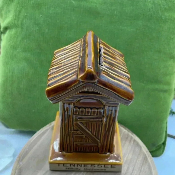 Tennessee Hillbilly Outhouse Money Bank - Picture 2 of 9